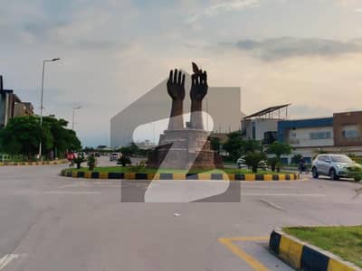 بحریہ ٹاؤن فیز 8 ۔ بلاک اے بحریہ ٹاؤن فیز 8,بحریہ ٹاؤن راولپنڈی,راولپنڈی میں 1 کنال رہائشی پلاٹ 1.8 کروڑ میں برائے فروخت۔