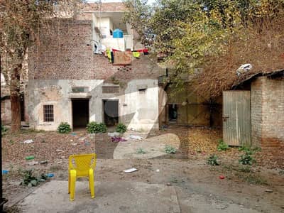 حسن ٹاؤن لاہور میں 4 کنال فیکٹری 2.0 لاکھ میں کرایہ پر دستیاب ہے۔