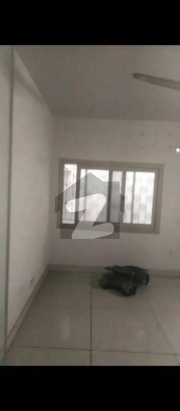 کلفٹن ۔ بلاک 8 کلفٹن,کراچی میں 5 کمروں کا 1 کنال مکان 17.0 کروڑ میں برائے فروخت۔