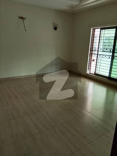 ڈی ایچ اے فیز 5 ڈیفنس (ڈی ایچ اے),لاہور میں 6 کمروں کا 1 کنال مکان 3.5 لاکھ میں کرایہ پر دستیاب ہے۔