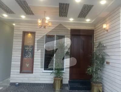 10 MARLA HOUSE AVAILABLE FOR SALE