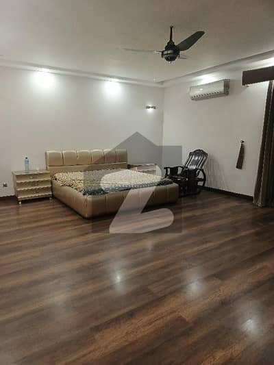 ای ایم ای سوسائٹی لاہور میں 5 کمروں کا 1 کنال مکان 3.0 لاکھ میں کرایہ پر دستیاب ہے۔