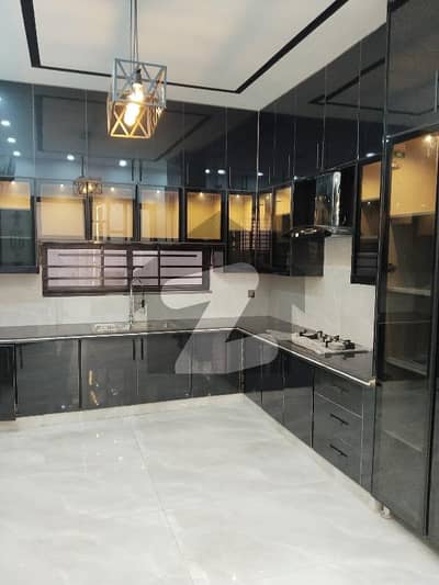 آئی ای پی انجینئرز ٹاؤن لاہور میں 7 کمروں کا 1 کنال مکان 6.45 کروڑ میں برائے فروخت۔