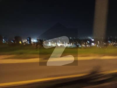 Semi Develop Plot in Investor Rate  Safe & secure investment in a promising housing project  Perfect for long-term investment  Near To Develop  Cutting Area  Walking distance from Commercial& School&Masjid & Park  safe Investmint  Profit Expected In monthes  Contact With Us for Site Vist