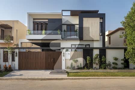 ڈی ایچ اے فیز 8 ڈی ایچ اے ڈیفینس,کراچی میں 7 کمروں کا 1 کنال مکان 42.0 کروڑ میں برائے فروخت۔