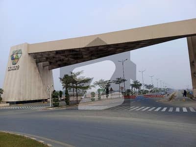 ڈی ایچ اے فیز9 پریزم ڈی ایچ اے ڈیفینس,لاہور میں 1 کنال رہائشی پلاٹ 3.7 کروڑ میں برائے فروخت۔