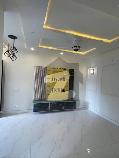 Bahria Orchard Lahore 10 Marla Upper Portion For Rent New