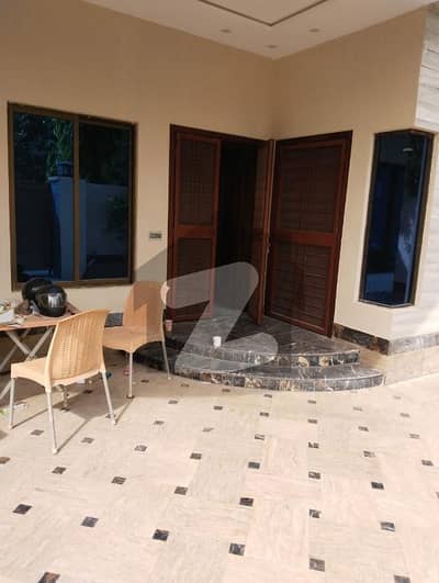 10 Marla House For Rent In Johar Town Phase 2 Near By Empurem Mall And Expo Centre