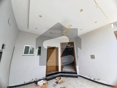 ابدالینزکوآپریٹو ہاؤسنگ سوسائٹی لاہور میں 4 کمروں کا 7 مرلہ مکان 1.3 لاکھ میں کرایہ پر دستیاب ہے۔