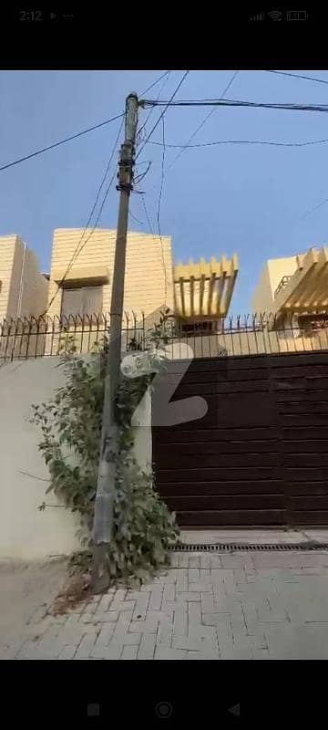 مسلم آباد سوسائٹی کراچی میں 5 کمروں کا 10 مرلہ مکان 9.5 کروڑ میں برائے فروخت۔