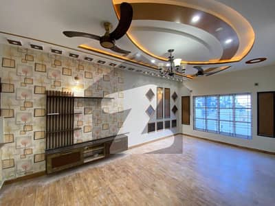 بحریہ ٹاؤن فیز 8 ۔ سفاری ویلی بحریہ ٹاؤن فیز 8,بحریہ ٹاؤن راولپنڈی,راولپنڈی میں 3 کمروں کا 5 مرلہ مکان 1.85 کروڑ میں برائے فروخت۔