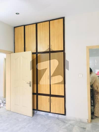 جی ۔ 13 اسلام آباد میں 4 کمروں کا 4 مرلہ مکان 1.0 لاکھ میں کرایہ پر دستیاب ہے۔