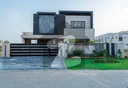 20 MARLA ELEGANT AND FULLY MAINTAINED SUPER HOT LOCATED BUNGALOW IS AVAILABLE IN THE BEST BLOCK OF DHA PHASE 4 LAHORE.