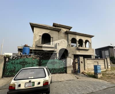 ڈی ایچ اے فیز 7 - بلاک یو فیز 7,ڈیفنس (ڈی ایچ اے),لاہور میں 5 کمروں کا 1 کنال مکان 7.2 کروڑ میں برائے فروخت۔