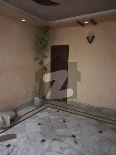 صادق آباد راولپنڈی میں 2 کمروں کا 5 مرلہ بالائی پورشن 35.0 ہزار میں کرایہ پر دستیاب ہے۔