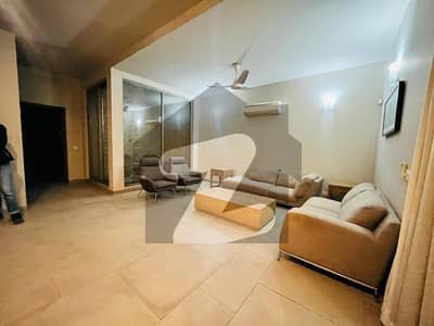 ایف ۔ 7 اسلام آباد میں 5 کمروں کا 2 کنال مکان 8.3 لاکھ میں کرایہ پر دستیاب ہے۔