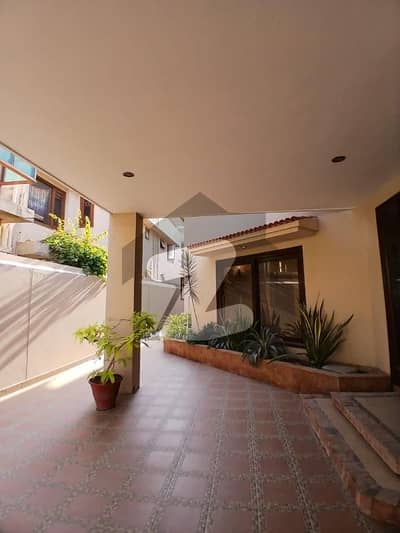 ڈی ایچ اے فیز 8 ڈی ایچ اے ڈیفینس,کراچی میں 5 کمروں کا 1 کنال مکان 7.0 لاکھ میں کرایہ پر دستیاب ہے۔