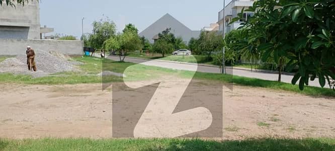 DHA Phase 5, Sector C Corner Plot . Main Blvd ,Top Of The Line Location , Best Time For The Investors