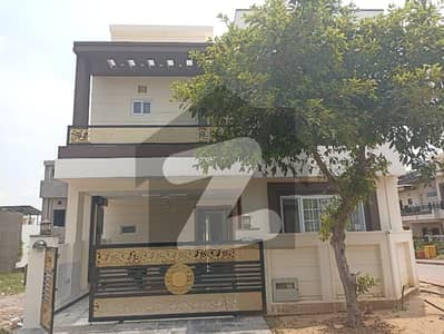 Sector G 8 Marla Corner House For Sale In Bahria Enclave Islamabad.
