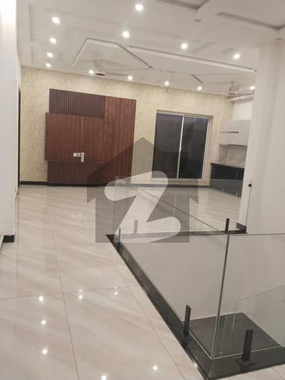 ڈی ایچ اے فیز 5 ڈیفنس (ڈی ایچ اے),لاہور میں 3 کمروں کا 1 کنال بالائی پورشن 1.4 لاکھ میں کرایہ پر دستیاب ہے۔