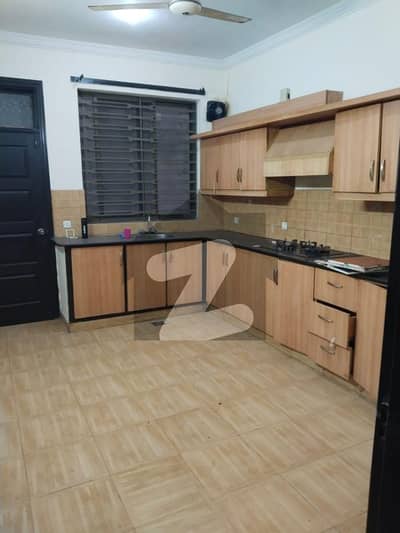 ای ۔ 11 اسلام آباد میں 3 کمروں کا 1 کنال زیریں پورشن 1.2 لاکھ میں کرایہ پر دستیاب ہے۔