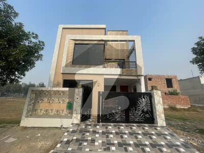 بحریہ آرچرڈ لاہور میں 3 کمروں کا 5 مرلہ مکان 1.9 کروڑ میں برائے فروخت۔