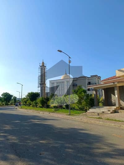 Pair 1 Kanal On Main Boulevard Plot Available For Sale