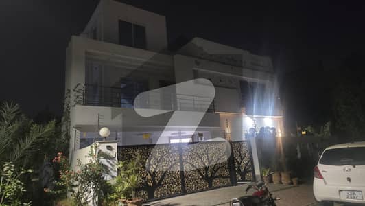 CORNER HOUSE WITH GREEN BELT NEAR TO FAMILY PARK 12 MARLA HOUSE AVAILABLE FOR SALE IN PHASE ONE BAHRIA ORCHARD