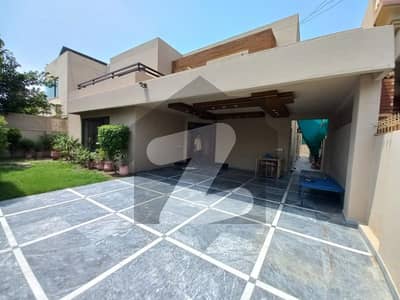 BEAUTIFULL HOUSE FOR RENT IN DHA PHASE 4