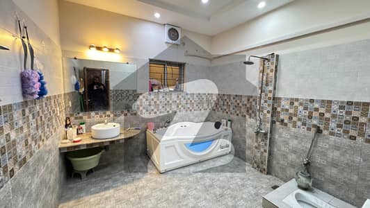 کینال گارڈن ۔ بلاک ای کینال گارڈن,لاہور میں 6 کمروں کا 1 کنال مکان 1.85 لاکھ میں کرایہ پر دستیاب ہے۔