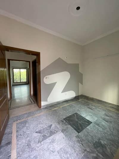 این ایف سی 1 لاہور میں 3 کمروں کا 10 مرلہ بالائی پورشن 60.0 ہزار میں کرایہ پر دستیاب ہے۔