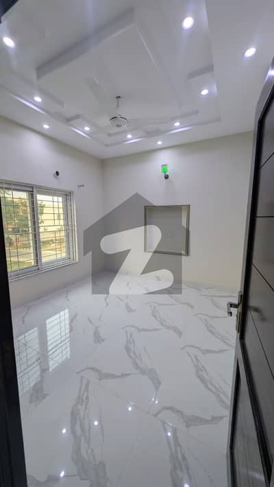 10 marla lower portion available for rent in canal garden near bahria town lahore