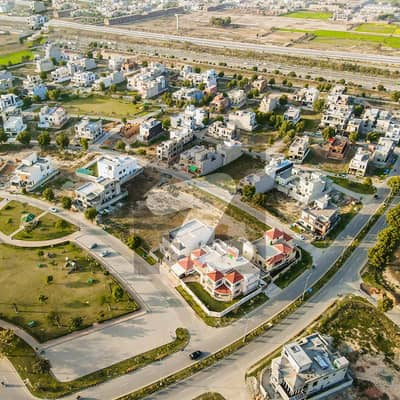 10 Marla Plot Excellent Location Sector M3 Ext