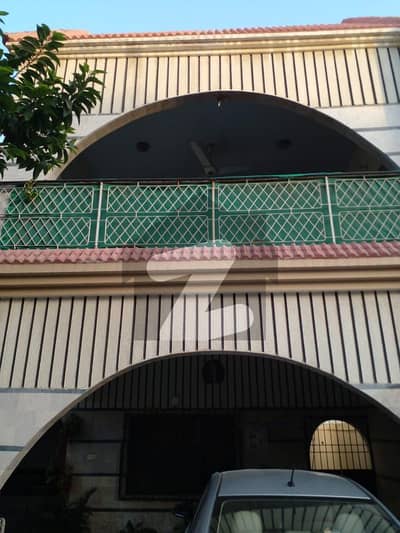 Prime Location Well Maintained 425 Sq Yards Bungalow Available in Gulshan-e-Iqbal Block 1