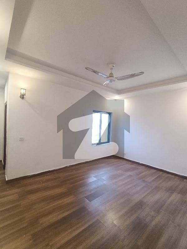 ڈی ایچ اے ولاز ڈی ایچ اے ڈیفینس,ملتان میں 4 کمروں کا 12 مرلہ مکان 1.1 لاکھ میں کرایہ پر دستیاب ہے۔ ڈی ایچ اے ولاز ڈی ایچ اے ڈیفینس,ملتان میں 4 کمروں کا 12 مرلہ مکان 1.1 لاکھ میں کرایہ پر دستیاب ہے۔