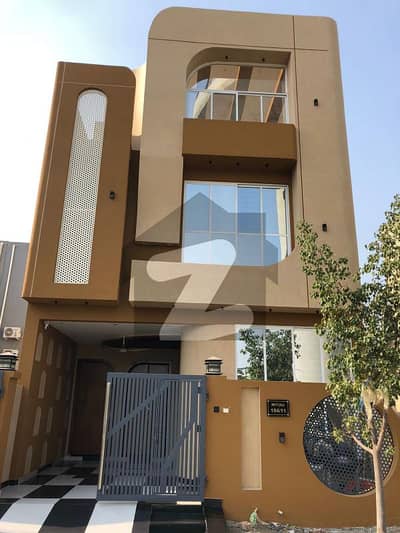 5 Marla Brand New Modern Design Lavish House For Sale In Lake City | For Discounted Price And Original Pictures Download The App "Signature Lands".