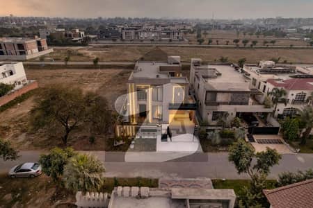 ڈی ایچ اے فیز 6 - بلاک ای فیز 6,ڈیفنس (ڈی ایچ اے),لاہور میں 5 کمروں کا 1 کنال مکان 15.5 کروڑ میں برائے فروخت۔