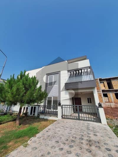 Flat For Grabs In 5 Marla Islamabad