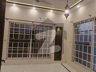 بحریہ ٹاؤن فیز 4 بحریہ ٹاؤن راولپنڈی,راولپنڈی میں 5 کمروں کا 10 مرلہ مکان 1.2 لاکھ میں کرایہ پر دستیاب ہے۔