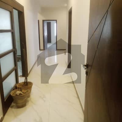 کلفٹن ۔ بلاک 1 کلفٹن,کراچی میں 4 کمروں کا 11 مرلہ مکان 7.6 کروڑ میں برائے فروخت۔