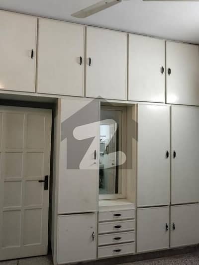 جی ۔ 11/2 جی ۔ 11,اسلام آباد میں 2 کمروں کا 7 مرلہ بالائی پورشن 70.0 ہزار میں کرایہ پر دستیاب ہے۔