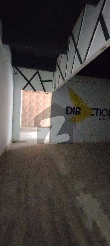 گلبرگ لاہور میں 3 کنال عمارت 18.0 لاکھ میں کرایہ پر دستیاب ہے۔