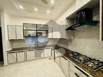 ایڈن سٹی ایڈن,لاہور میں 6 کمروں کا 1 کنال مکان 8.5 کروڑ میں برائے فروخت۔