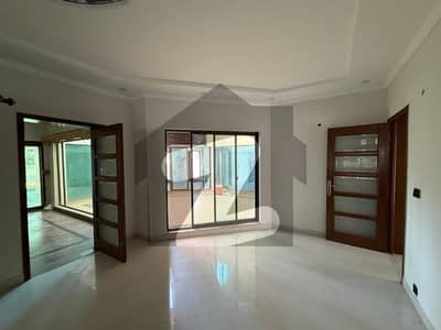 ڈی ایچ اے فیز 2 ڈیفنس (ڈی ایچ اے),لاہور میں 6 کمروں کا 2 کنال مکان 16.5 کروڑ میں برائے فروخت۔ ڈی ایچ اے فیز 2 ڈیفنس (ڈی ایچ اے),لاہور میں 6 کمروں کا 2 کنال مکان 16.5 کروڑ میں برائے فروخت۔