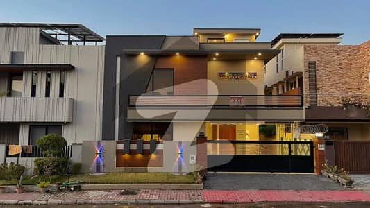 بحریہ گرینز۔ اوورسیز انکلیو - سیکٹر 5 بحریہ گرینز۔ اوورسیز انکلیو,بحریہ ٹاؤن فیز 8,بحریہ ٹاؤن راولپنڈی,راولپنڈی میں 5 کمروں کا 10 مرلہ مکان 5.15 کروڑ میں برائے فروخت۔