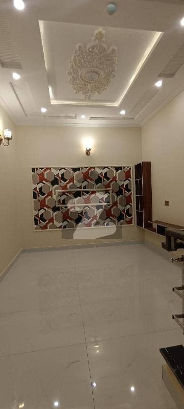 ایڈن بولیوارڈ ہاؤسنگ سکیم کالج روڈ,لاہور میں 4 کمروں کا 5 مرلہ مکان 1.85 کروڑ میں برائے فروخت۔