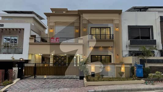 بحریہ گرینز۔ اوورسیز انکلیو - سیکٹر 5 بحریہ گرینز۔ اوورسیز انکلیو,بحریہ ٹاؤن فیز 8,بحریہ ٹاؤن راولپنڈی,راولپنڈی میں 5 کمروں کا 10 مرلہ مکان 5.7 کروڑ میں برائے فروخت۔