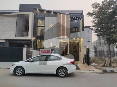 لیک سٹی - سیکٹر M7 - بلاک اے لیک سٹی ۔ سیکٹرایم ۔ 7,لیک سٹی,رائیونڈ روڈ,لاہور میں 5 کمروں کا 7 مرلہ مکان 4.3 کروڑ میں برائے فروخت۔