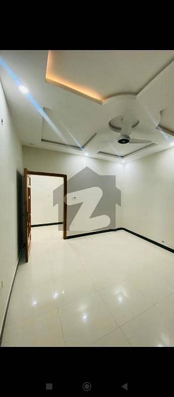 10 MARLA BEAUTIFULL BRAND NEW HOUSE AVAILBLE FOR RENT