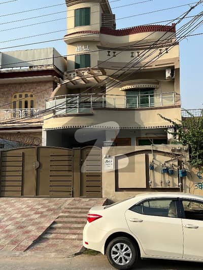 سرور شہید روڈ شیخوپورہ میں 11 کمروں کا 10 مرلہ عمارت 3.75 لاکھ میں کرایہ پر دستیاب ہے۔